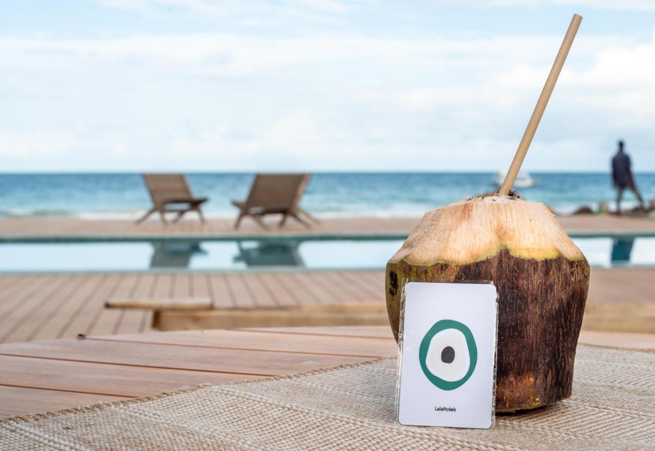 Lalagalu - Beachfront Ecocabins เดียนีบีช ภายนอก รูปภาพ