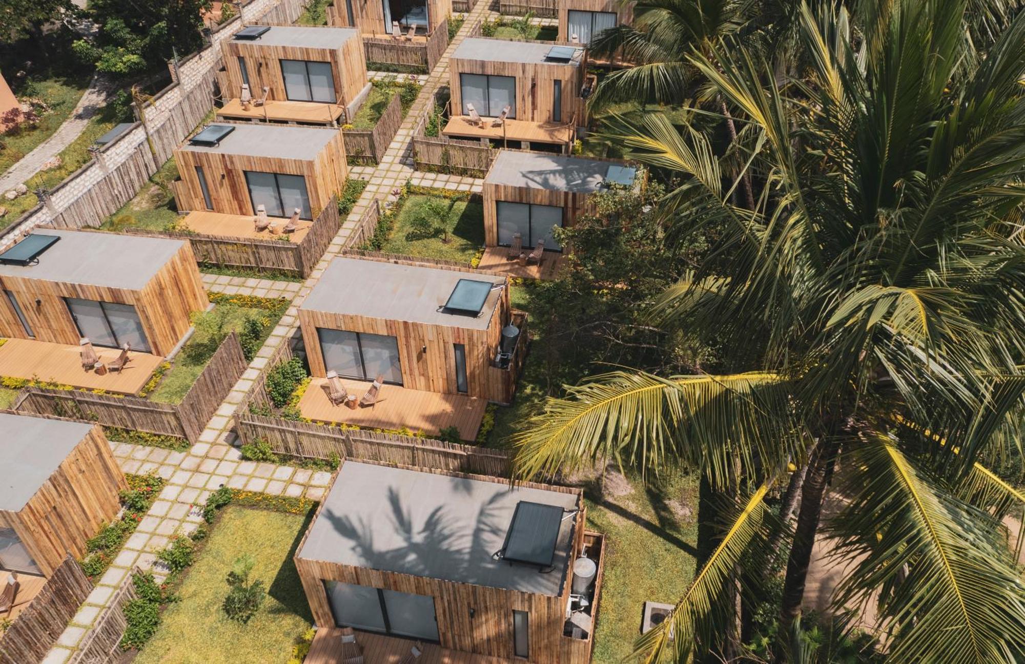 Lalagalu - Beachfront Ecocabins เดียนีบีช ภายนอก รูปภาพ