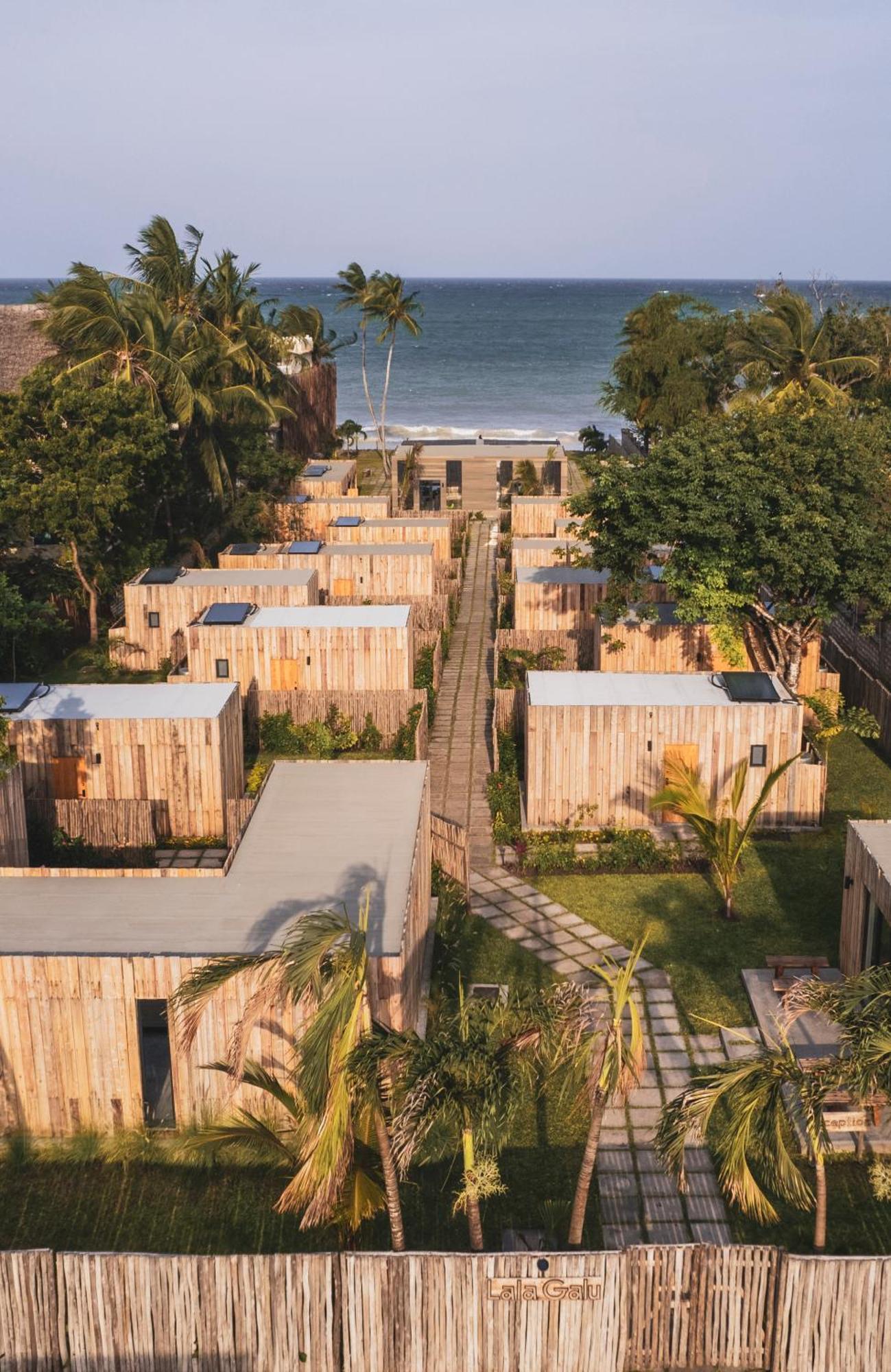 Lalagalu - Beachfront Ecocabins เดียนีบีช ภายนอก รูปภาพ