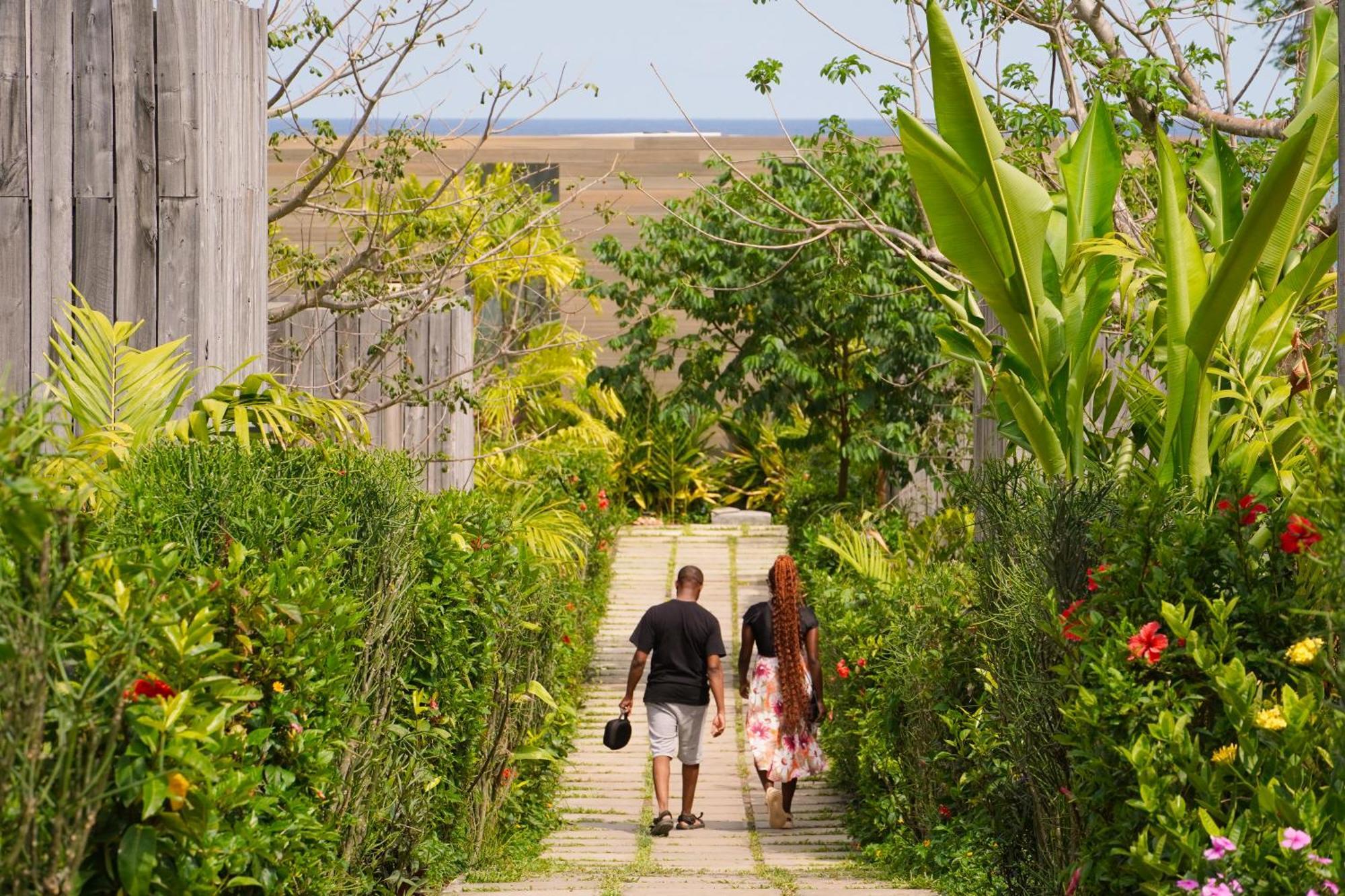 Lalagalu - Beachfront Ecocabins เดียนีบีช ภายนอก รูปภาพ